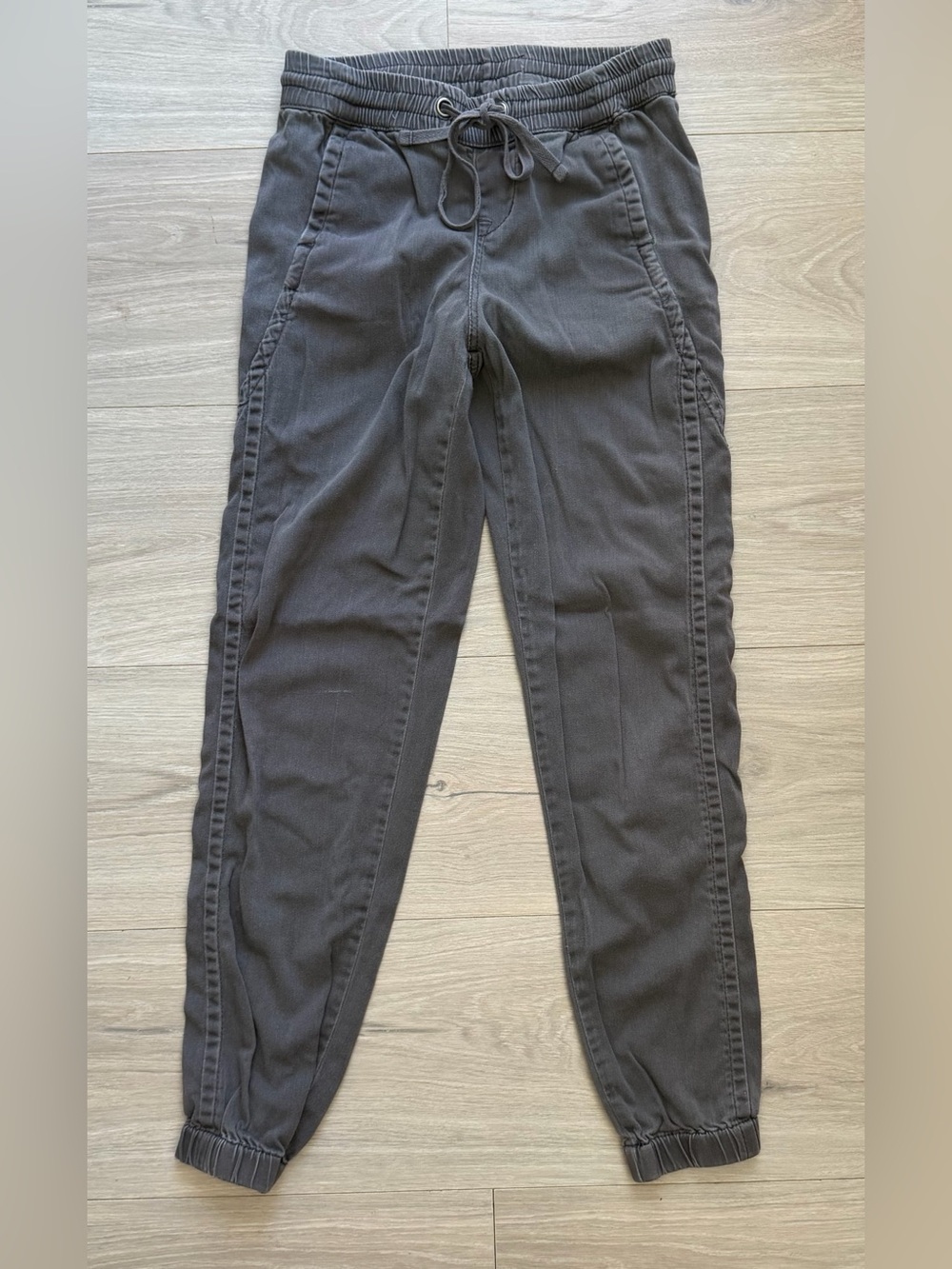 UNIONBAY Women's Straight Leg Jogger Jeans in Charcoal